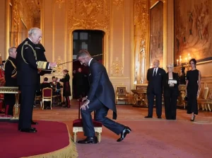 Sir David Beckham Resmi Sandang Gelar Ksatria
