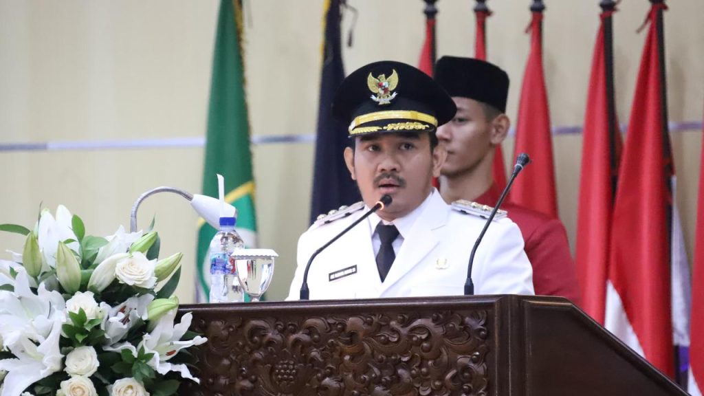 Mobil Mewah Bupati Bekasi Ade Kuswara