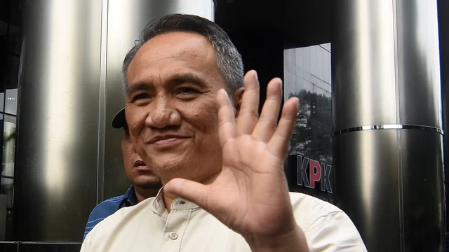 Andi Arief Sebut SBY Terganggu Dikaitkan Isu Ijazah Jokowi